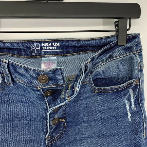 No Boundaries High Rise Button Fly Skinny Jeans - Picture 3 of 8